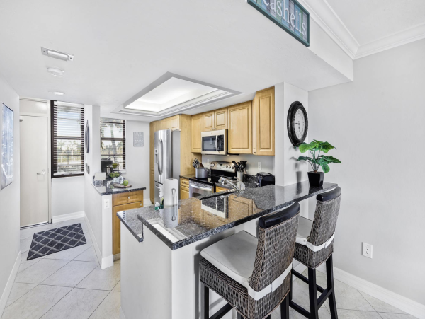 Marco Island Charming 2 Bedroom Vacation Condo